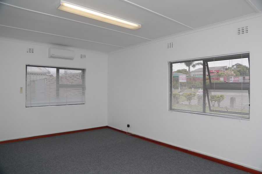 To Let commercial Property for Rent in Beacon Bay North Eastern Cape